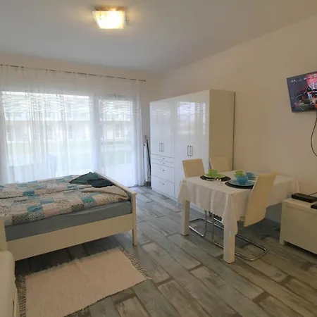 Apartamento Velence Spa Lake Apartman *